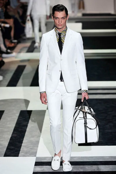 Look 5